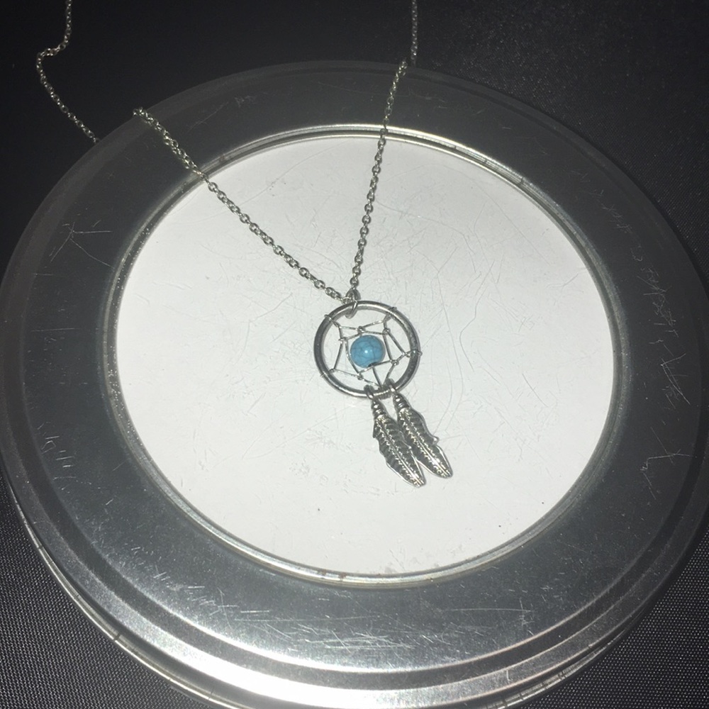 CLAIRE’S Dreamcatcher necklace
